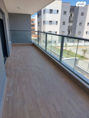 דירה, יצחק שמיר, עפולה הצעירה, עפולה