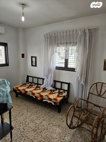 גג/ פנטהאוז, הרב אברהם יצחק הכהן קוק, הר שלום, בני ברק