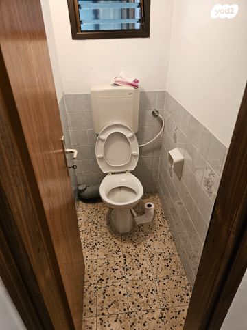 גג/ פנטהאוז, הרב אברהם יצחק הכהן קוק, הר שלום, בני ברק