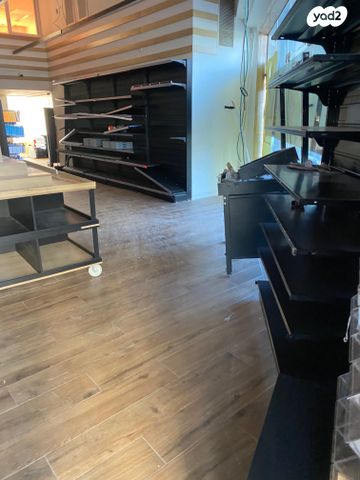 חנויות/ שטח מסחרי, דרך רמתיים, שאר העיר, הוד השרון