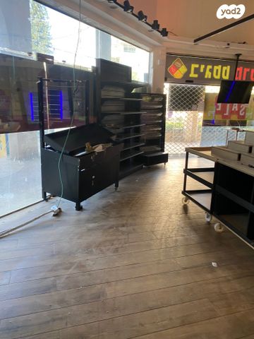 חנויות/ שטח מסחרי, דרך רמתיים, שאר העיר, הוד השרון