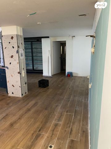 חנויות/ שטח מסחרי, דרך רמתיים, שאר העיר, הוד השרון