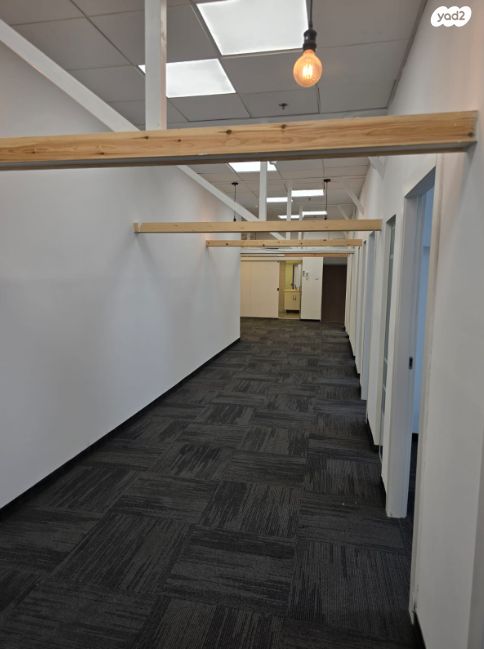 משרדים, קיסריה