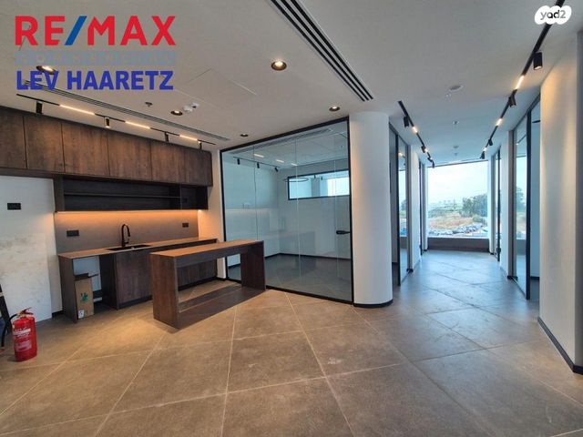 משרדים, החרש, הוד השרון