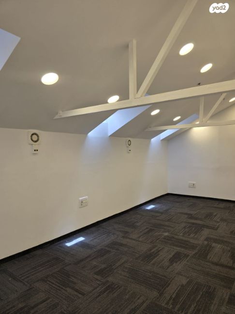 משרדים, קיסריה