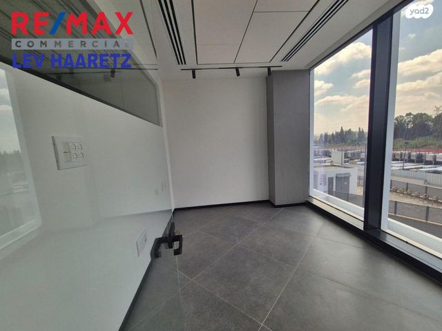 משרדים, החרש, הוד השרון