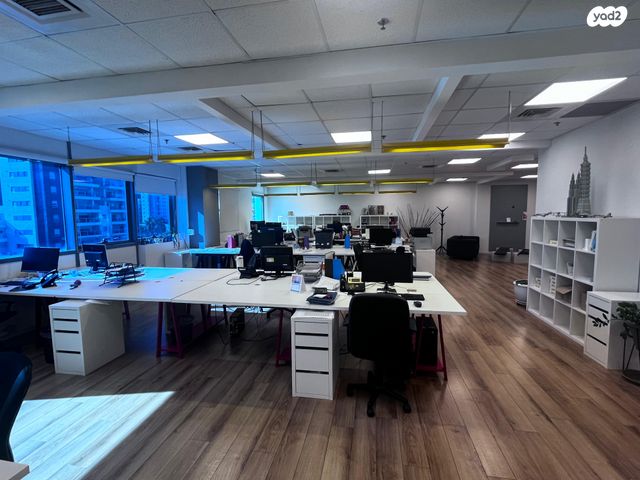 משרדים, יהוד מונוסון