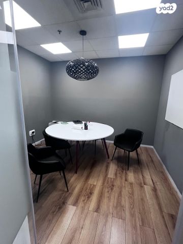 משרדים, יהוד מונוסון