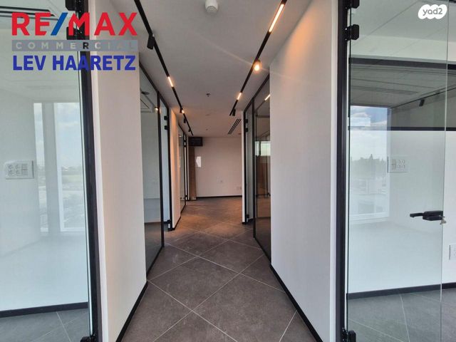 משרדים, החרש, הוד השרון