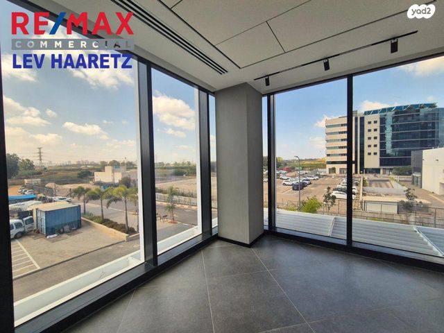 משרדים, החרש, הוד השרון