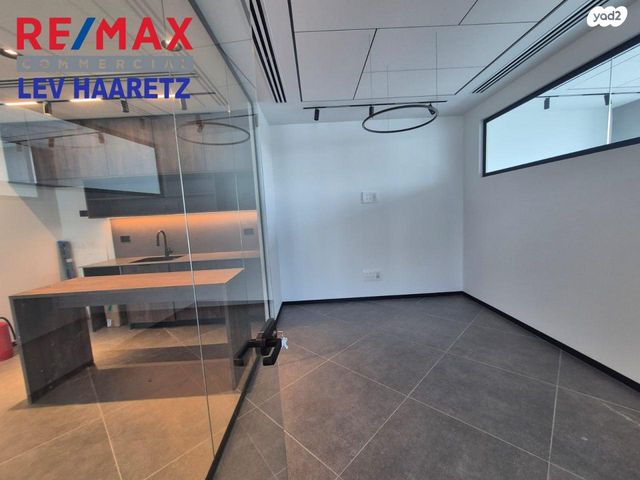 משרדים, החרש, הוד השרון