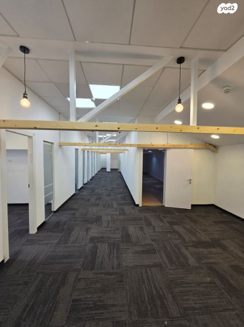 משרדים, קיסריה