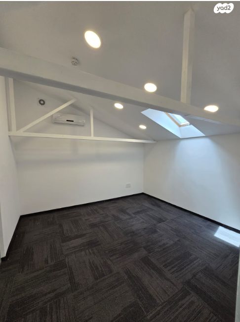 משרדים, קיסריה