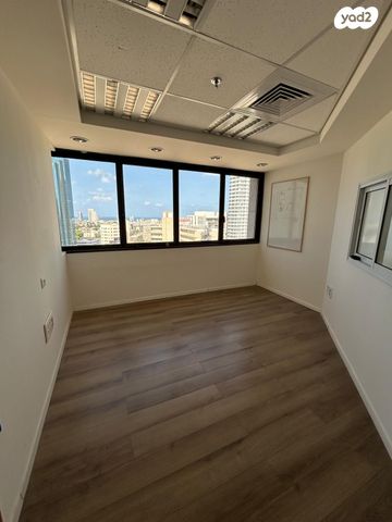 משרדים, מונטיפיורי, הרכבת, תל אביב יפו