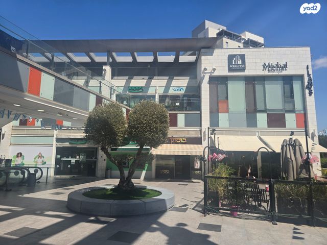 חנויות/ שטח מסחרי, פנחס אילון 13, קרית אילון, חולון