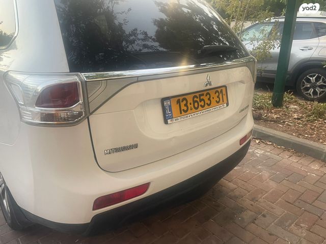 מיצובישי אאוטלנדר