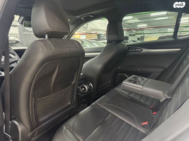 אלפא רומיאו סטלביו