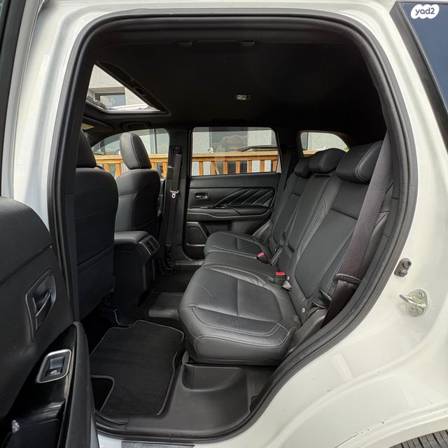 מיצובישי אאוטלנדר