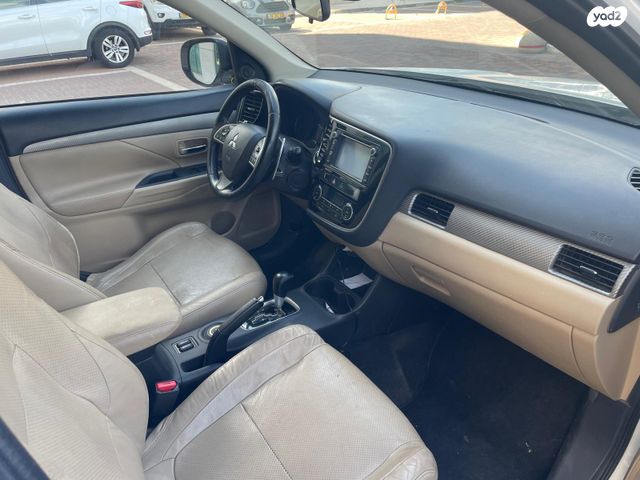 מיצובישי אאוטלנדר