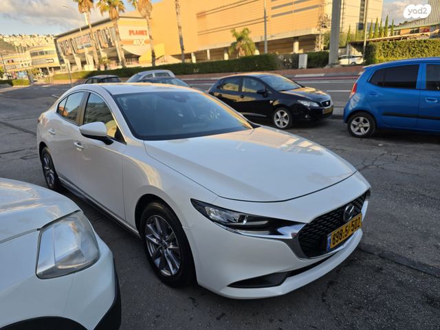 מודעת רכב מאזדה 3