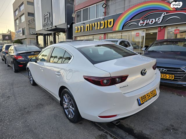 מאזדה 3