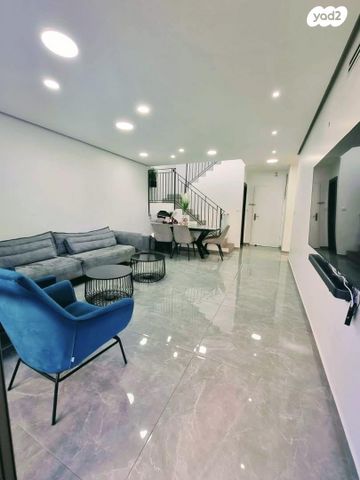 דליה רביקוביץ 16