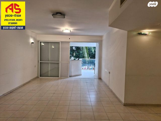 דירה, שדרות גלוסקין, רחובות