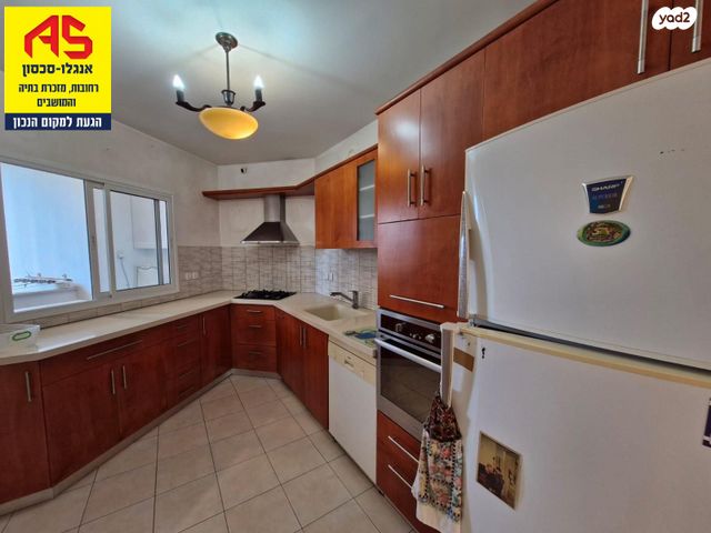 דירה, שדרות גלוסקין, רחובות