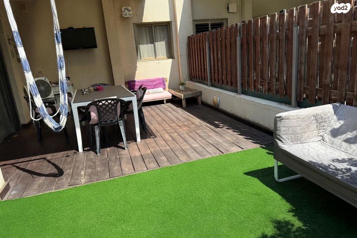 דירת גן, כפר יונה