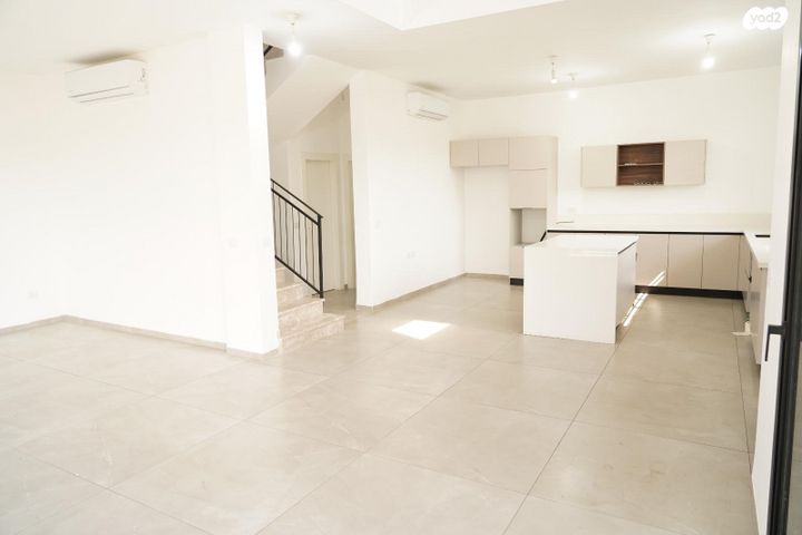 דו משפחתי, חמנייה, עתלית