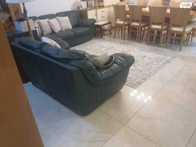 דו משפחתי, ניצן