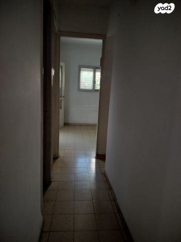 דירה, ירושלים, שיכוני מזרחי, כפר סבא