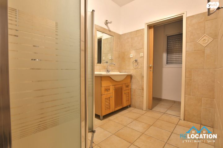 דירת גן, דייגו וולסקיז, גבעת טל, קרית אתא