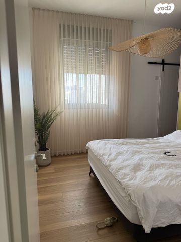 גג/ פנטהאוז, נהריה