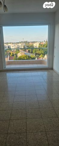 דירה, האשל, דובדבן הכפר, כפר סבא