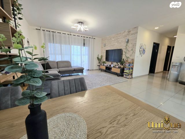 דירה, שדרות בית וגן, בית וגן, קרית אתא