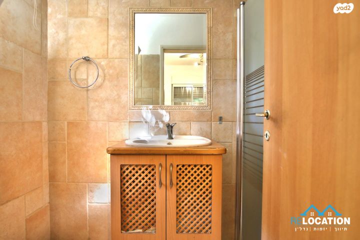 דירת גן, דייגו וולסקיז, גבעת טל, קרית אתא