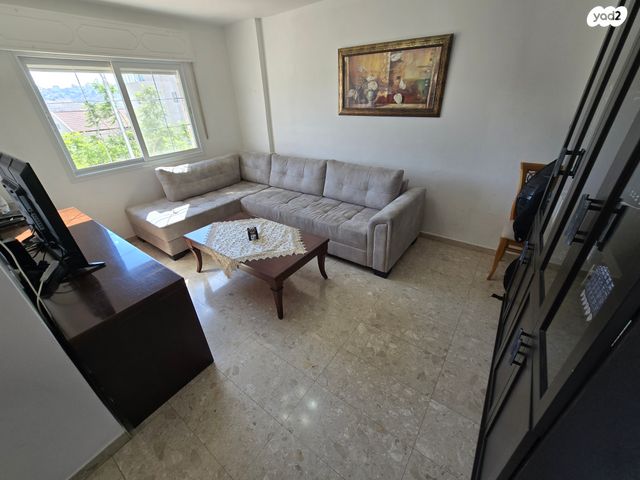 דירת גן, השופר, מעלה אדומים