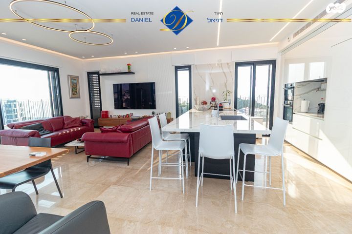 גג/ פנטהאוז, אחוזה, חיפה