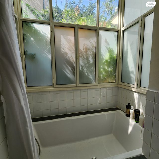 דירת גן, מולכו, נווה צדק, תל אביב יפו