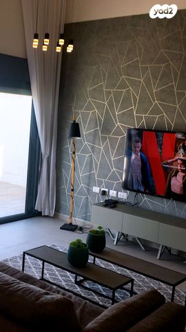 דופלקס, אור עקיבא