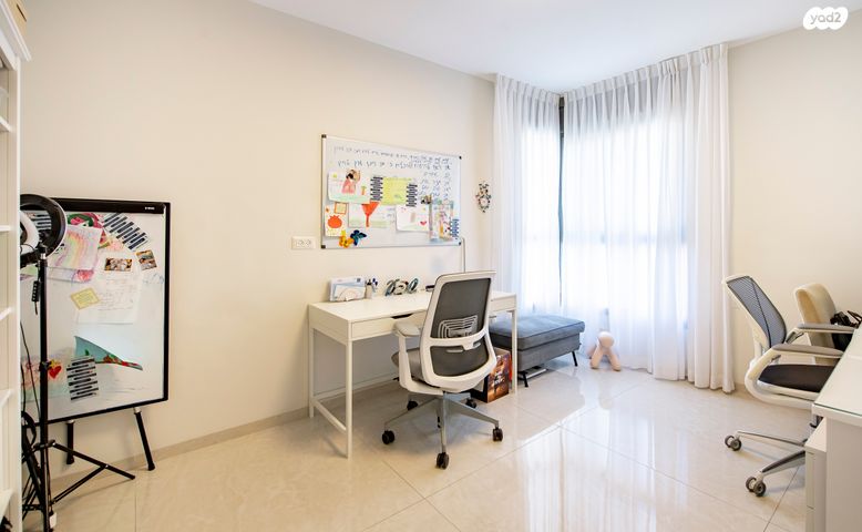 גג/ פנטהאוז, מתחם 1200, הוד השרון