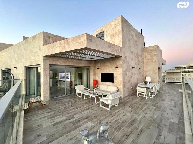 הגוש הגדול, רמת אביב החדשה, נופי ים