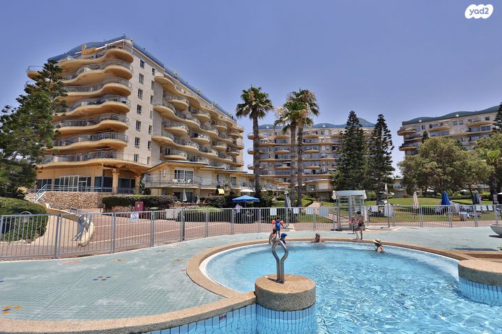 דירה, שדרות מנחם בגין 2, גבעת אולגה, חדרה