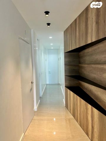 גג/ פנטהאוז, הגוש הגדול, רמת אביב החדשה, נופי ים, תל אביב יפו