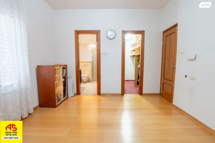 דו משפחתי, לח"י 52, הפרפר, קרית ביאליק