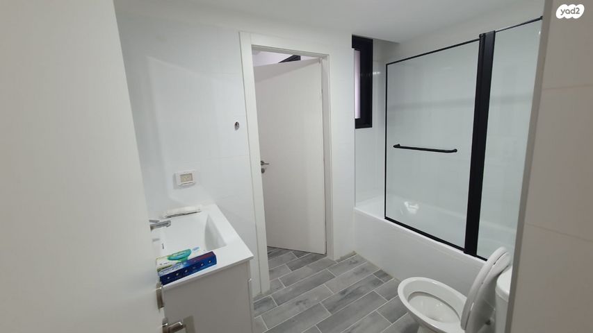 דירה, רועי קליין, קרית קריניצי, רמת גן