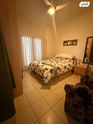 דירת גן, הקיבוצים 8, חיפה