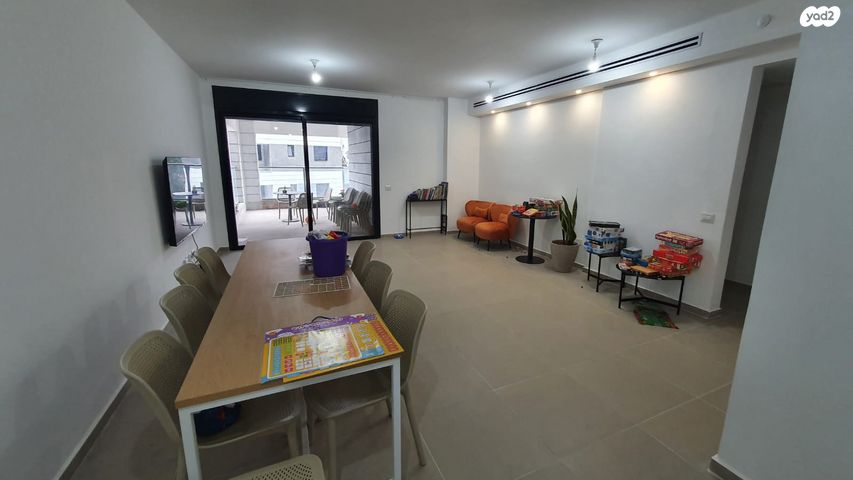 דירה, רועי קליין, קרית קריניצי, רמת גן