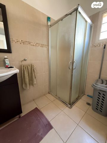 דירת גן, הקיבוצים 8, חיפה